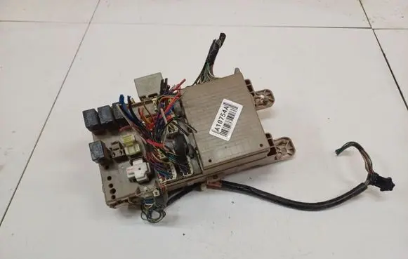 Toyota Corolla Verso E121 Fuse box set 8264113040