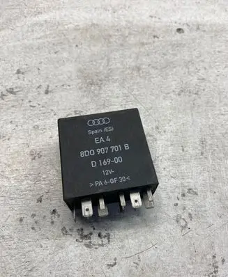 Audi A4 S4 B5 8D Other relay 8d0907701b