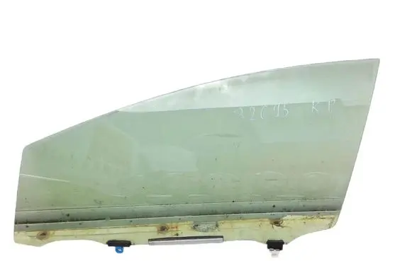 Toyota Prius (XW30) Front door window glass four-door 6810247072