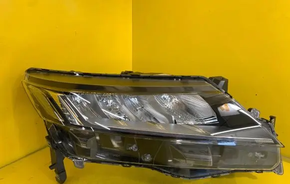 Mitsubishi ASX Headlight/headlamp 8301D482