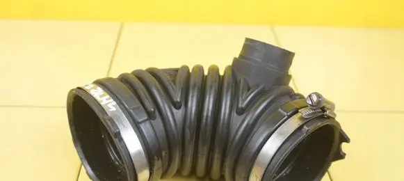Opel Astra J Intercooler hose/pipe 13256856 4HTR27