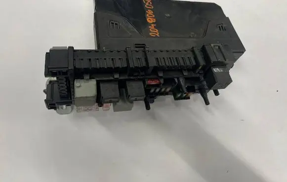Mercedes-Benz C W204 SAM control unit a2049060505