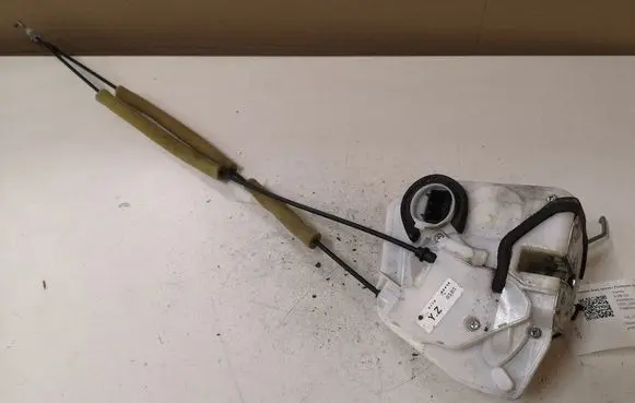Mazda 6 Front door lock A0436