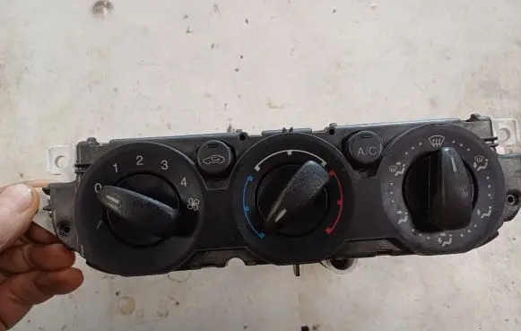 Ford Focus C-MAX Climate control unit 3M5T19980AD