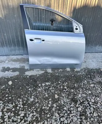 KIA Sportage Front door