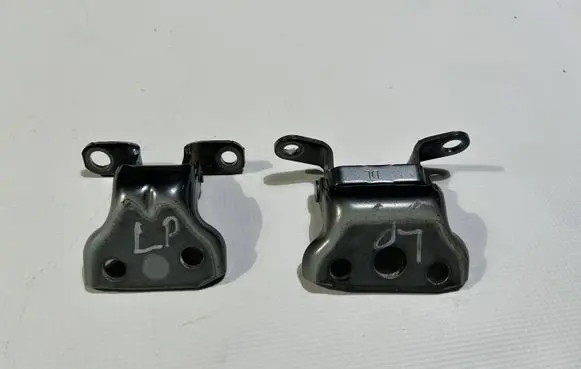 Subaru WRX VB II Front door hinge set 85412546