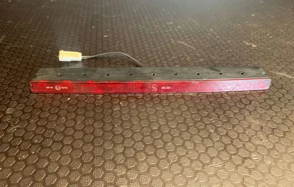 Fiat Coupe Third/center stoplight E352714