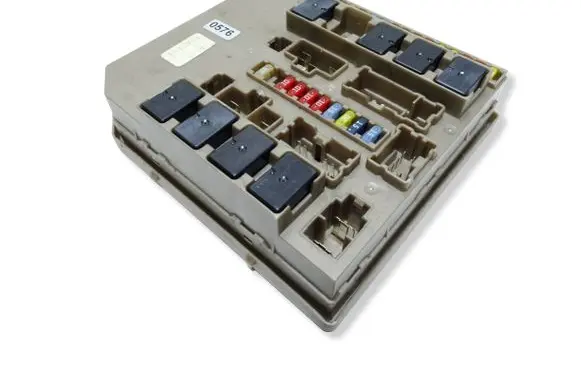 Renault Clio III Fuse module 674658A R8A160274