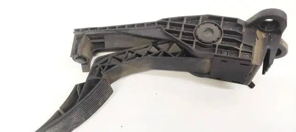 Mercedes-Benz R W251 Accelerator throttle pedal A1643000004 ZGS008