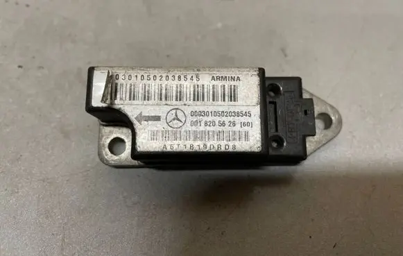 Mercedes-Benz E W210 Airbag deployment crash/impact sensor 0018205626