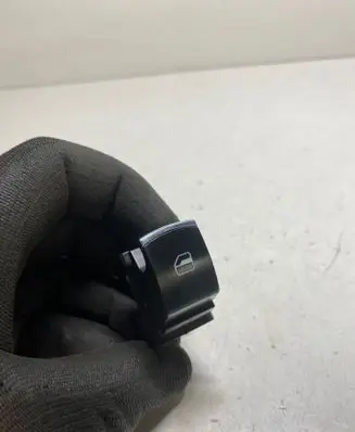 Volkswagen PASSAT B6 Electric window control switch