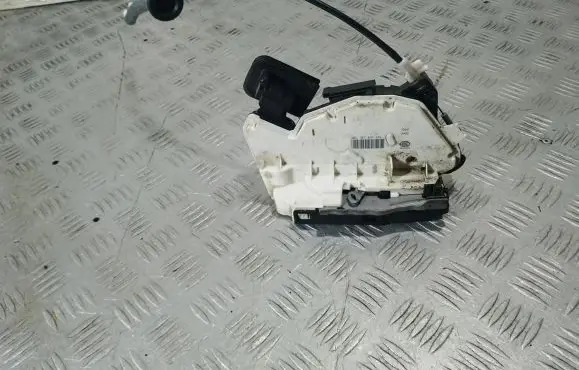 Skoda Octavia Mk3 (5E) Front door lock 5E1837016