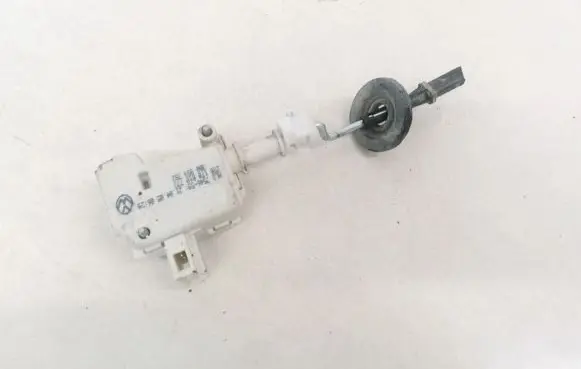 Volkswagen Touran I Central locking motor 1T0810773 3B0959782
