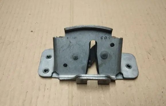 Chrysler Voyager Sliding door lock 
