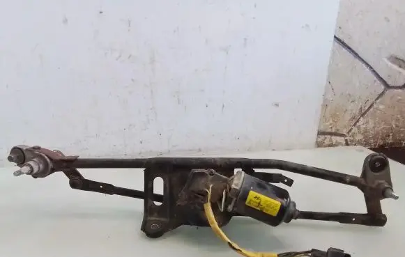 Hyundai Elantra Front wiper linkage and motor 981102D100