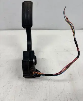Toyota Prius (XW30) Accelerator throttle pedal 7811012010 1988007310 07J04A004446