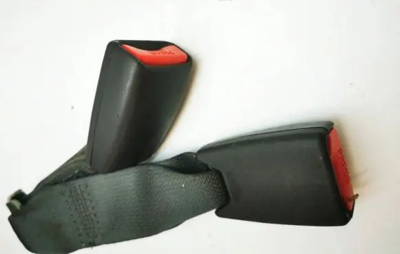 Chrysler 300 - 300C Rear seatbelt buckle OUW801DVAC 0UW801DVAC 2021686