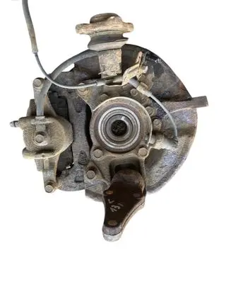 Mitsubishi L200 Front wheel hub