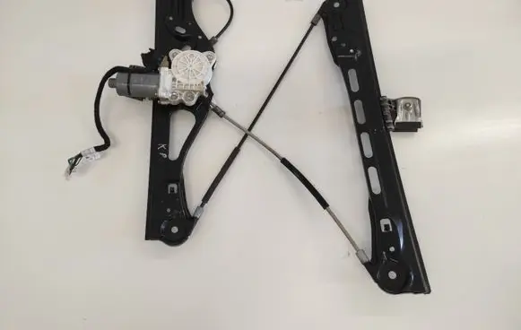 Mercedes-Benz E W211 Front door window regulator with motor A2117200146