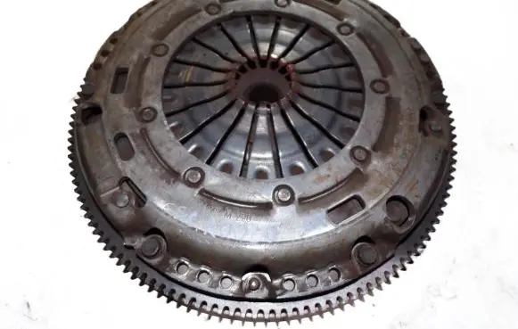 Volkswagen Scirocco Clutch set kit 03C105273K 03C141031D