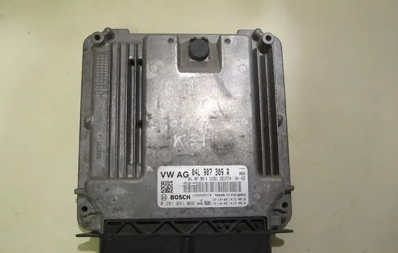 Volkswagen PASSAT B8 Engine control unit/module 04L907309R