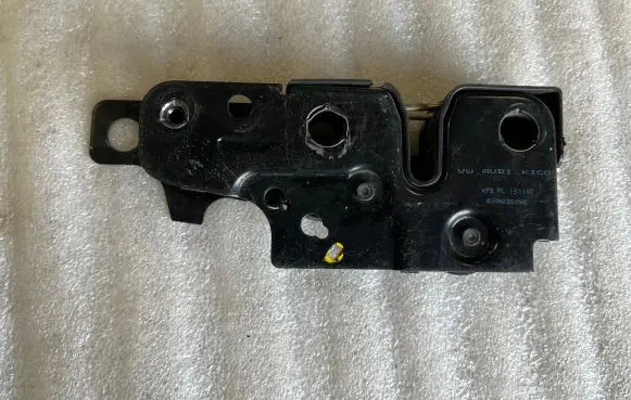 Audi TT TTS Mk2 Engine bonnet/hood lock/catch 8J0823509A 8J0823509