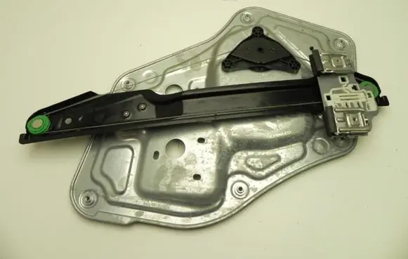 Skoda Yeti (5L) Front door window regulator with motor 5L0837402 I6997
