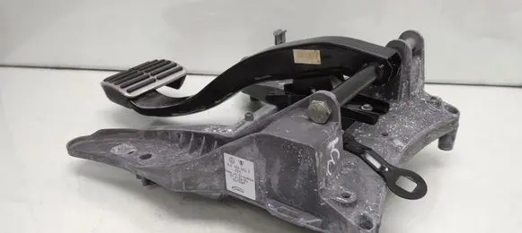 Volkswagen Touareg I Brake pedal 7L0723142B 7L0723031F