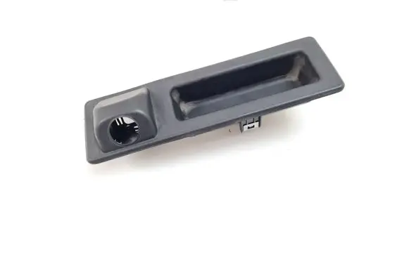 BMW 2 F46 Tailgate/trunk/boot exterior handle 7345700 51247345700