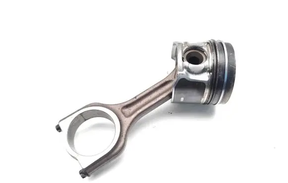 Ford Focus Piston with connecting rod T1DB