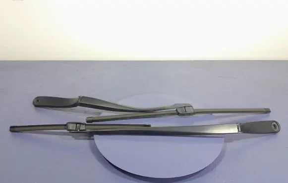 BMW 5 E60 E61 Front wiper blade arm 7203156