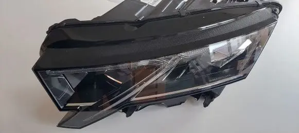 Skoda Octavia Mk4 Headlight/headlamp 5E4941035
