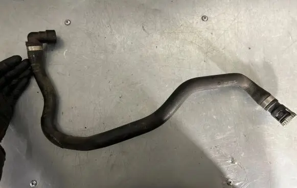 Ford Kuga I Engine coolant pipe/hose AV4118K579ab 126848