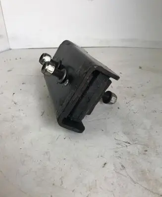 Iveco Daily 35 - 40.10 Engine mount bracket 504046292