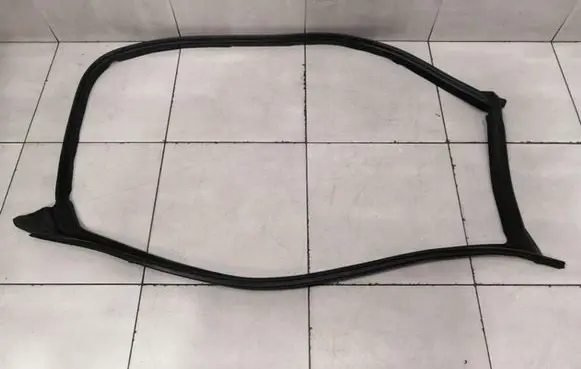 Tesla Model 3 Rubber seal front door (on door) 109050000L