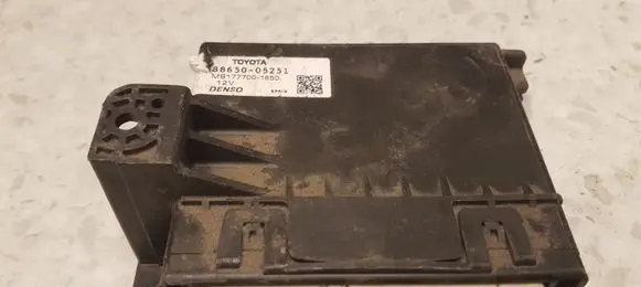 Toyota Avensis T270 Other control units/modules 8865005251 MB1777001850
