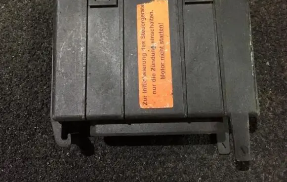 Volkswagen PASSAT B3 Engine control unit/module hjs63010045