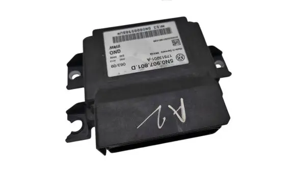 Volkswagen Tiguan Hand brake control module 5N0907801D 17513201A