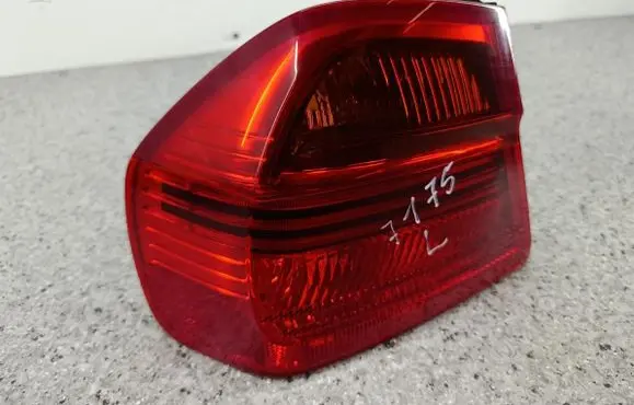 BMW 3 E90 E91 Rear/tail lights 6937457