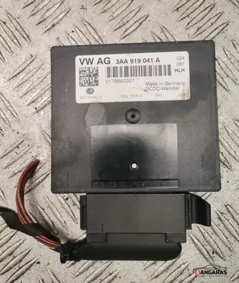 Volkswagen Tiguan Voltage converter/converter module 3AA919041A