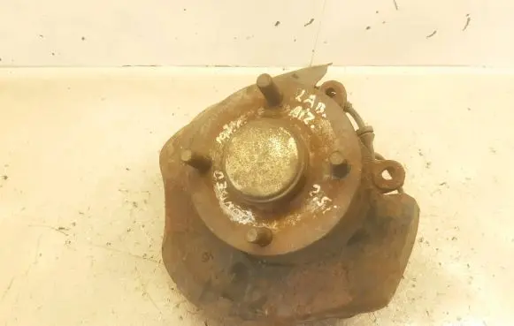 Ford Mondeo MK II Rear wheel hub spindle/knuckle 