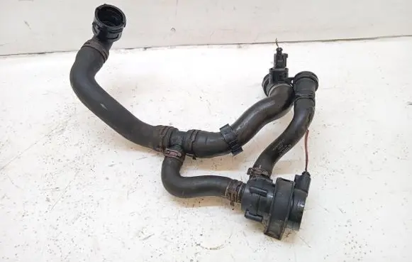 Volkswagen Golf V Water pump 1K0122063C