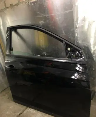 Volkswagen Taigo Front door