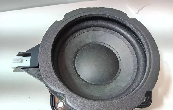 Hyundai i40 Subwoofer speaker 963803Z200
