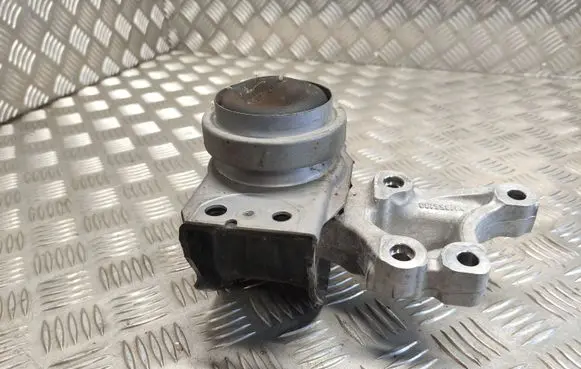 Citroen DS5 Engine mount bracket 9681855180