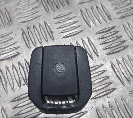 BMW 3 E90 E91 ISOFIX cover 7118673