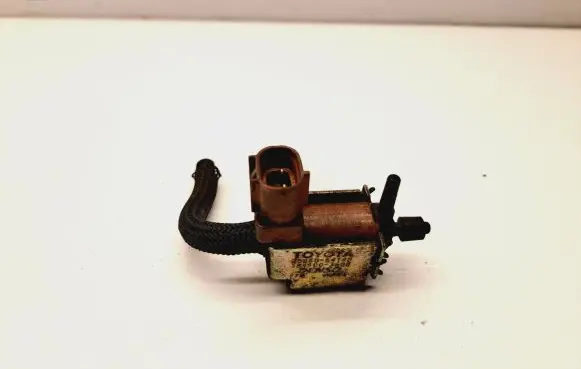 Toyota Corolla Verso E121 Turbo solenoid valve 2586064140 1546003600