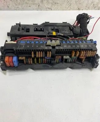 BMW X3 E83 Fuse module 8387153