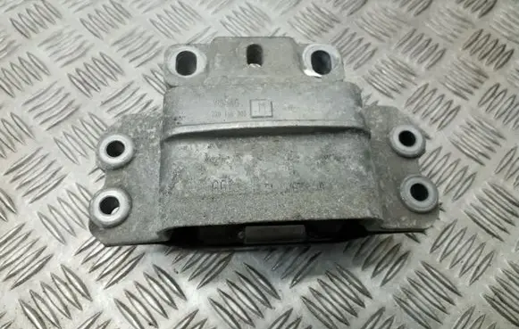 Skoda Octavia Mk2 (1Z) Gearbox mount 1K0199555M