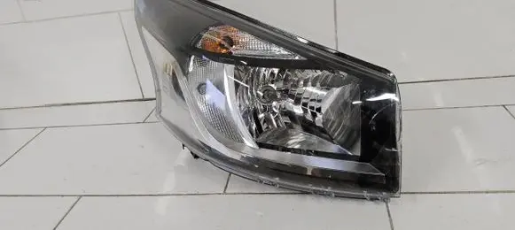Renault Trafic III (X82) Headlight/headlamp 260101161R 011410625
